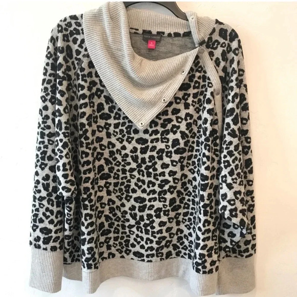 VINCE CAMUTO LEOPARD PATTERN TOP XL - Picture 2 of 3